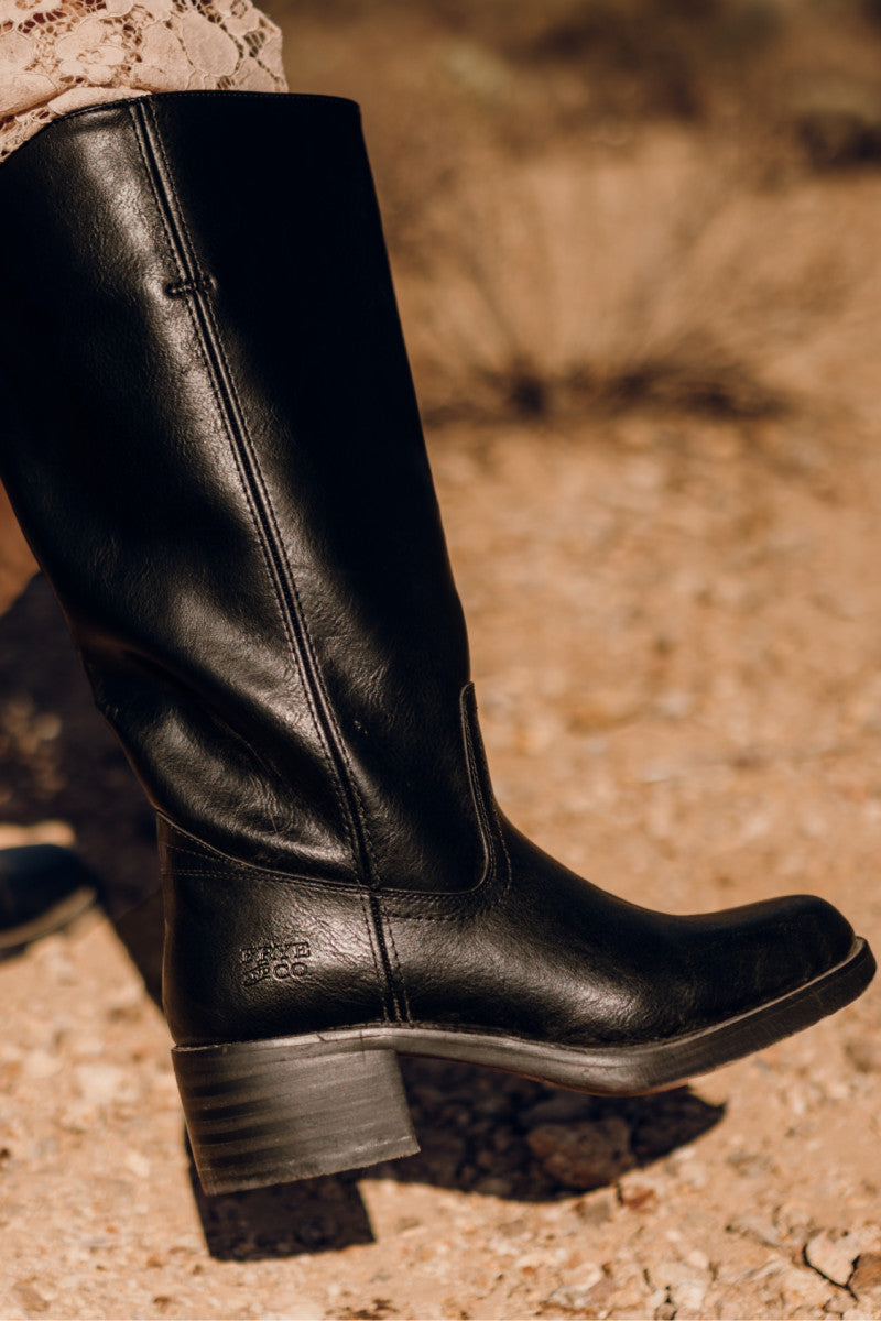 Miranda 14 Wc - Black - Outside