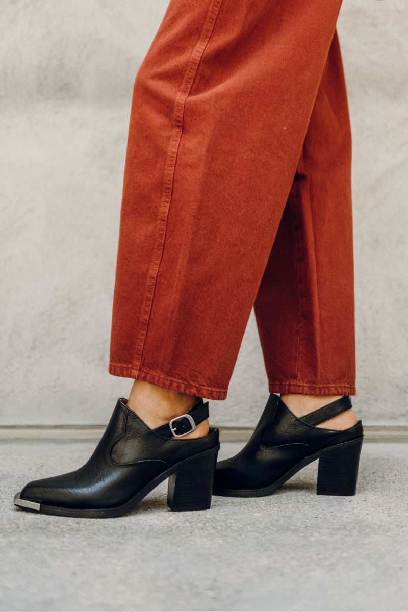 Ashlyn Backstrap Mule - Black - Outside