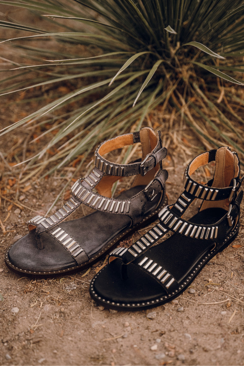 Bucky T-Strap - Granite - Outside