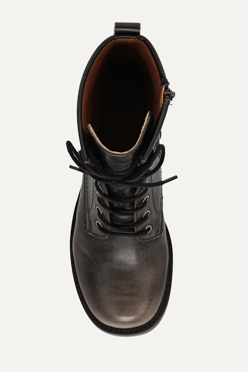 Fynn Combat - Black Brush Off - Top Down