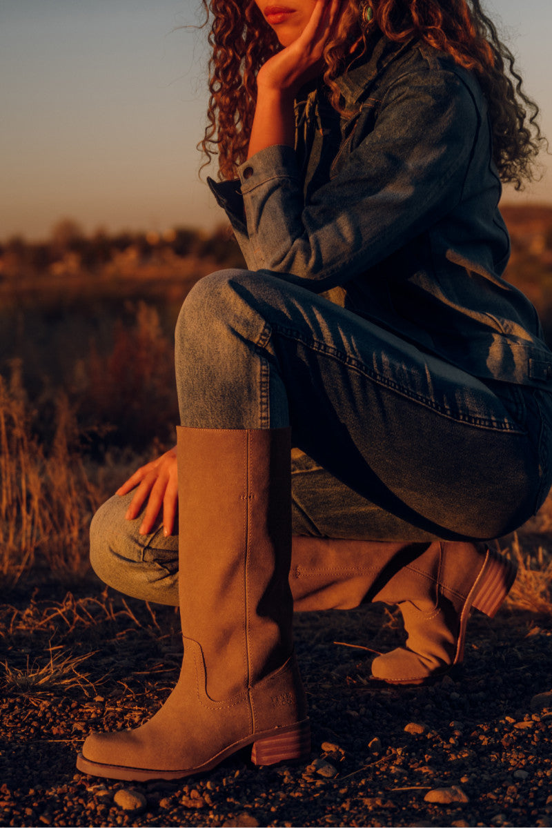 Miranda 14 - Teakwood - Front