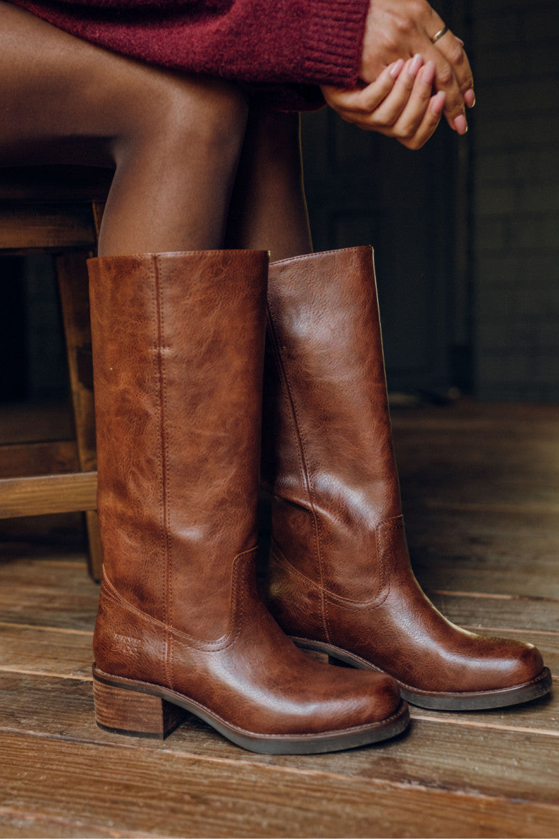Miranda 14 - Walnut - Outside