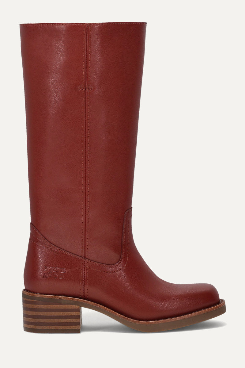 Miranda 14 - Vintage Red - Outside