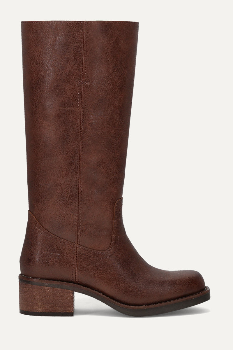 Miranda 14 - Walnut - Outside
