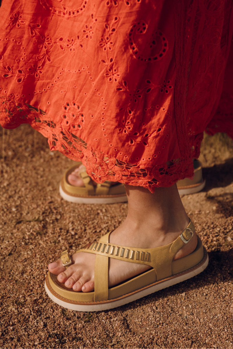 Ramblyn Cross Strap - Light Flax - Outside