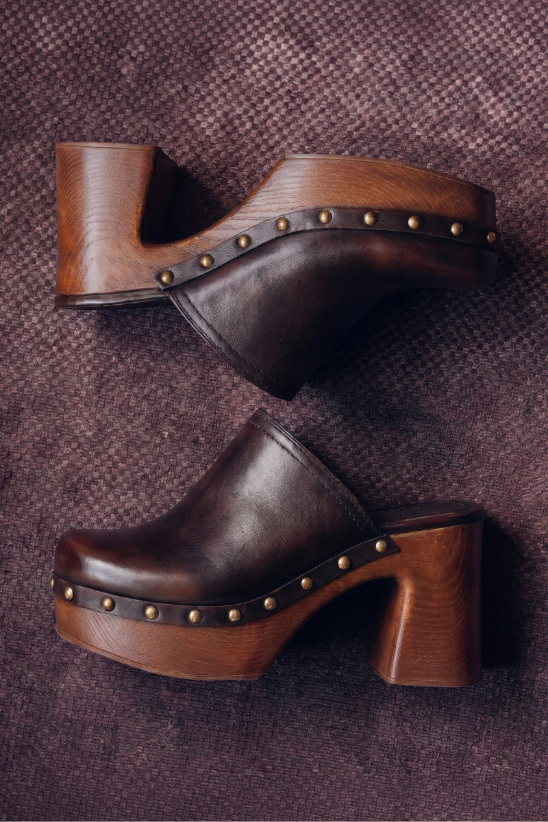 Wylie Clog - Espresso - Outside
