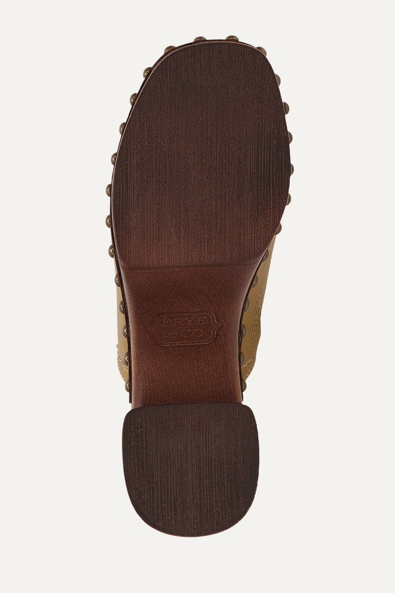Wylie Clog - Banana - Sole