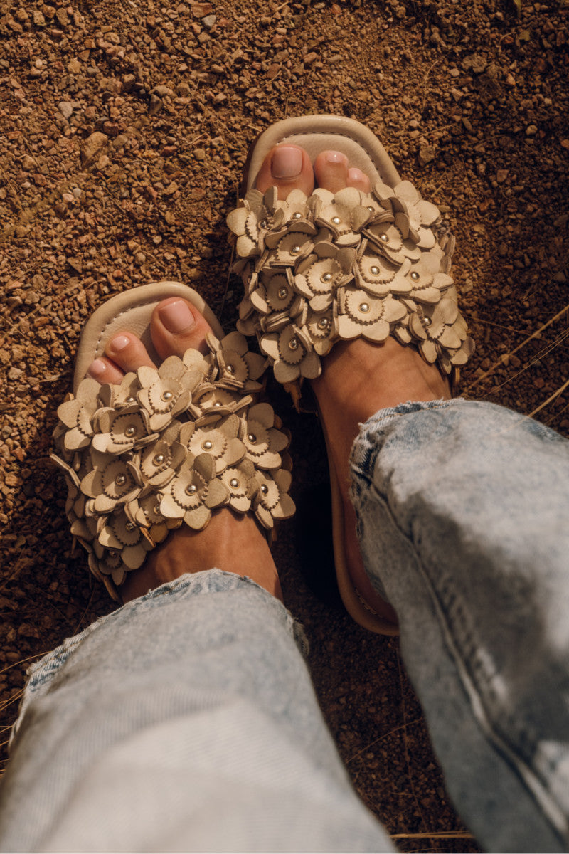 Wylie Flower Slide - Butter - Front