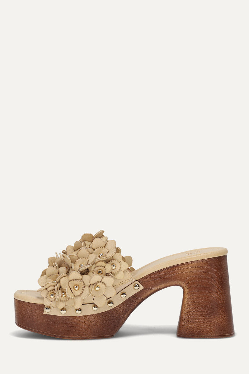 Wylie Flower Slide - Butter - Inside