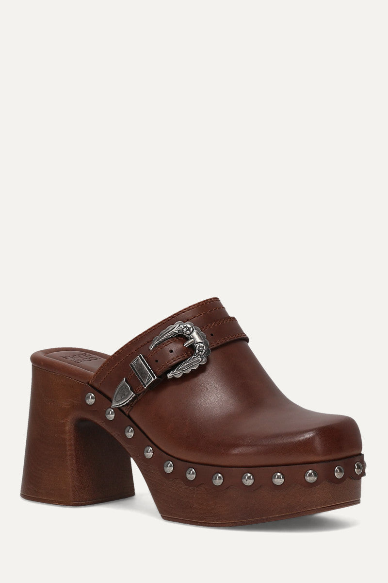 Wylie Scalloped Clog